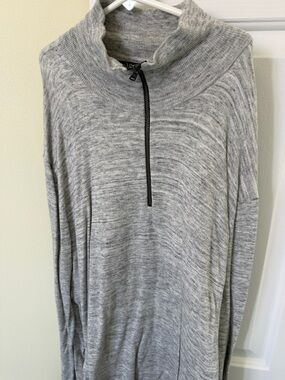 GAP Heather Gray Quarter-Zip Sweatshirt